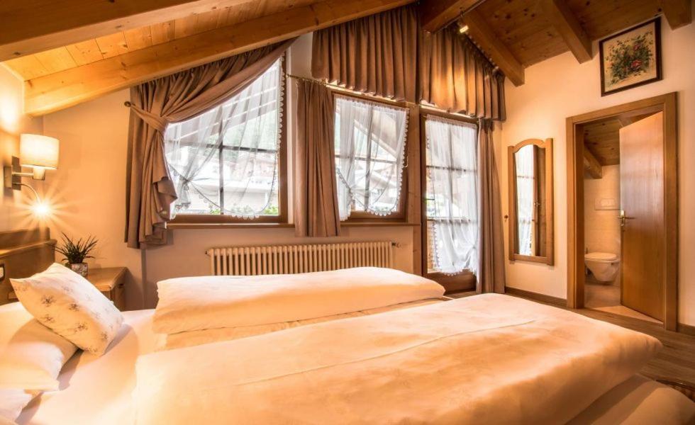 Ciasa Montanara Hotell La Villa  Eksteriør bilde