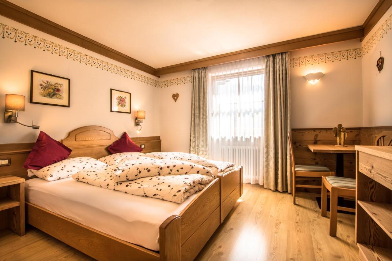 Ciasa Montanara Hotell La Villa  Eksteriør bilde